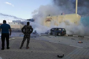 مقتل 3 أشخاص بينهم ضابط بتفجير انتحاري وسط هيت غرب الأنبار بالعراق