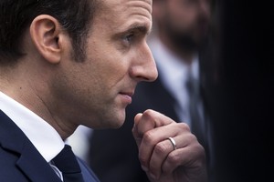 ماكرون يجتمع مع المعارض السوري رياض حجاب