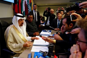 رئيس روسنفت الروسية ووزير الطاقة السعودي يبحثان التعاون في موسكو