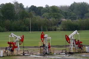 النفط عند أدنى مستوى في 3 أسابيع مع ارتفاع الإنتاج الليبي