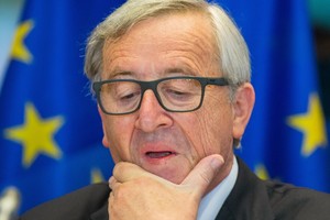 يونكر يحذر ترامب من مغبة الإنسحاب من اتفاق باريس بشأن المناخ