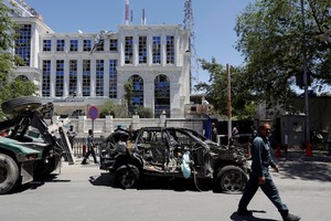 مقتل رجل أمن إثر انفجار سيارة مفخخة في شرق أفغانستان