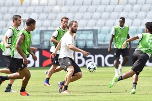 يوفنتوس يغادر تورينو متوجها إلى كارديف لخوض نهائي دوري الأبطال