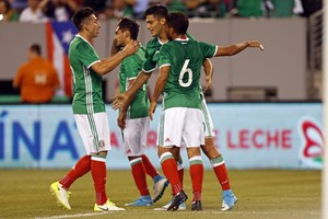 المكسيك تهزم أيرلندا وديا استعدادا لكأس القارات وتصفيات المونديال