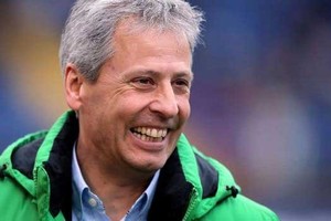 نيس الفرنسي يغلق الباب أمام انتقال مدربه فافري إلى بوروسيا دورتموند