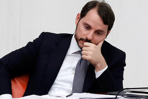 تركيا تعتقل رئيس تحرير صحيفة معارضة بسبب تقرير ربط صهر أردوغان بعالم الجريمة