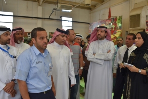 ﻿مدير عام بلدية «الجنوبية» يتفقد احتياجات الباعة ومرتادي «الرفاع المركزي»